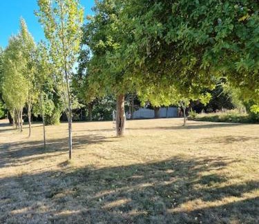 Saint-Maugan House | Longère indépendante avec terrain de tennis privé