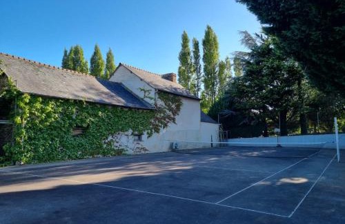 Saint-Maugan House | Longère indépendante avec terrain de tennis privé
