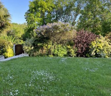 Saint-Ay Bed & Breakfast | Longère sur la route des Chateaux