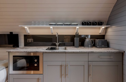 Skipton Cabin | Long Ashes - Yan - a long ashes park that sleeps 2 guests in 1 bedroom
