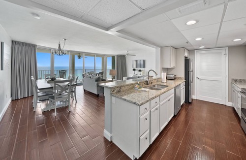 Long Beach Condo | Long Beach! 2 Beach Front Bedrooms! Amazing Views!