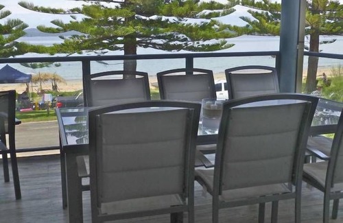 Long Beach House | Long Beach Beachfront Villa 1
