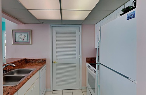 Long Beach Condo | Long Beach I #702 | Gulf-Front Views!