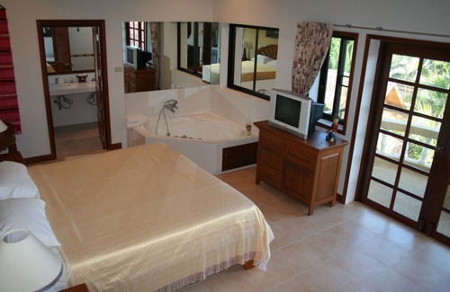 Sam Roi Yot Hotel | Long Beach Inn