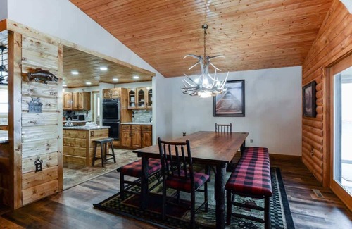 Branson House | Long Beach Lake Lodge