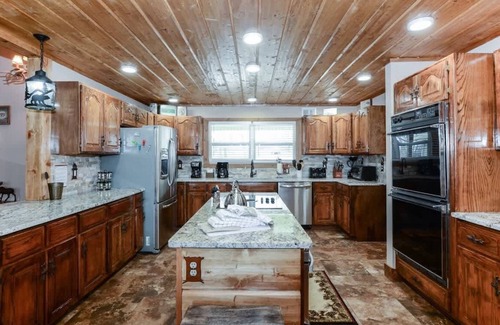 Branson House | Long Beach Lake Lodge