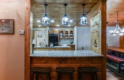 Branson House | Long Beach Lake Lodge