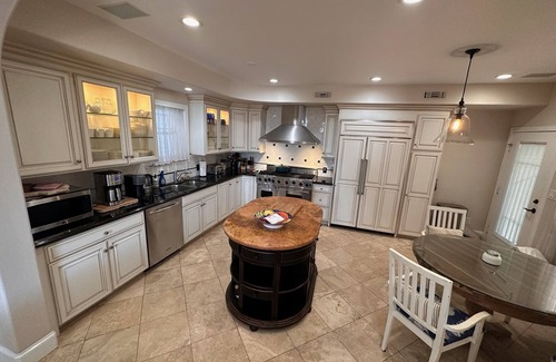 Peninsula House | Long Beach Peninsula Vacay Stay steps from the sand and beautiful Bay!
