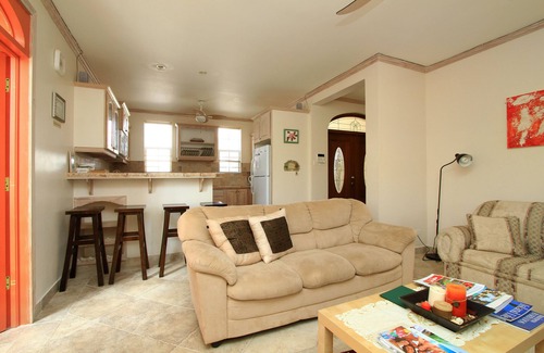 Silver Sands Apartment | Long Breeze Villa - Christ Church