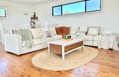 Long Jetty House | Long Jetty Lake House