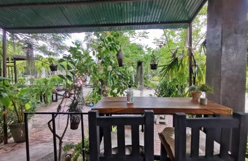 Si Racha Hotel | Long Lake Resort