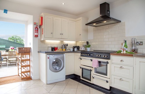 Copplestone House | Long Meadow Barn - sleeps 7 guests in 4 bedrooms