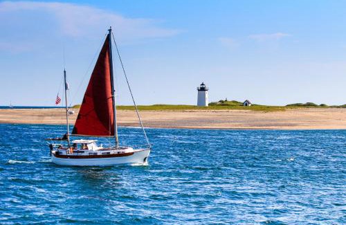 Provincetown Apartment | Long Pier Lodge