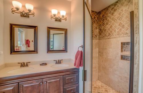 Saluda House | Long Range GORGEous View, Pet Friendly, Covered Deck