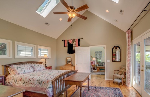 Saluda House | Long Range GORGEous View, Pet Friendly, Covered Deck