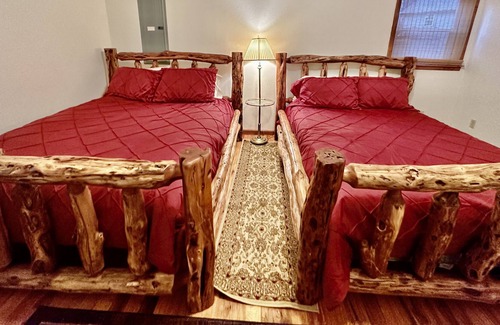 Bryson City House | Long Range Mountain View! "Happy Trails Cabin"