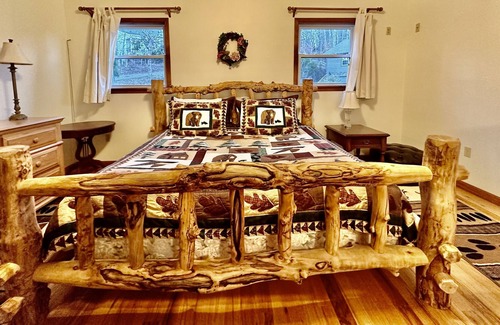 Bryson City House | Long Range Mountain View! "Happy Trails Cabin"