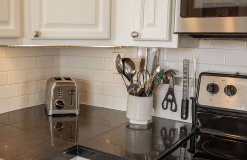 South Salt Lake House | *Long stays Welcome* + Close to Downtown + Utopia Home