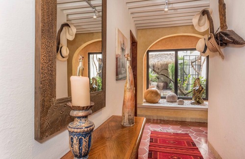Colonia San Antonio House | LONG TERM RENTAL AVAILABLE. TAKE A LOOK :)