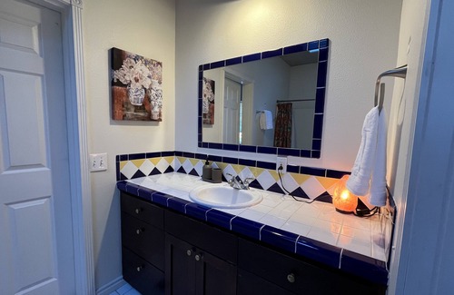 Rosemont Summit House | Long Term stays welcome! Gorgeous house with monthly discounts!