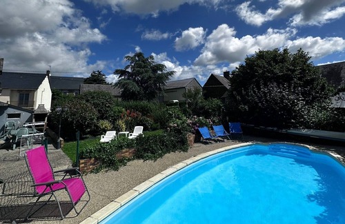 La Croix-Avranchin Cottage | Longere avec piscine proche du Mont St Michel
