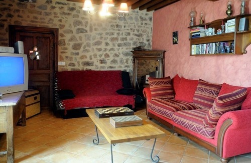 Dun-les-Places Cottage | Longère Morvandelle in the heart of the Morvan Natural Park, on GR13, near setton