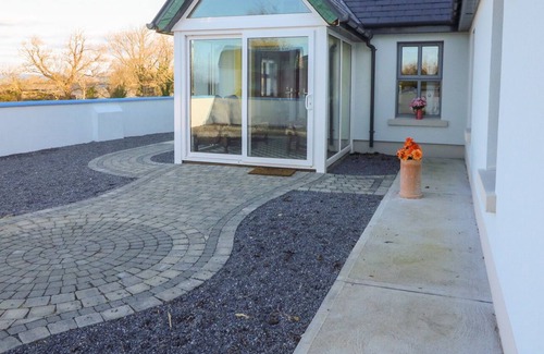 Killarney Cottage | LONGFIELD LODGE, family friendly in Firies, County Kerry