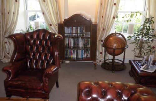 St. Pierre du Bois Hotel | Longfrie Inn