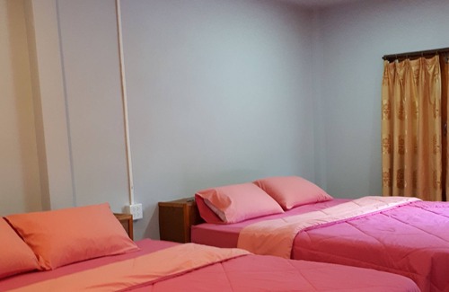 Pa Phayom Hotel | Longgaeng Wang Chompoo