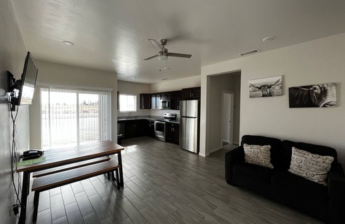 Loving Apartment | Longhorn Flats
