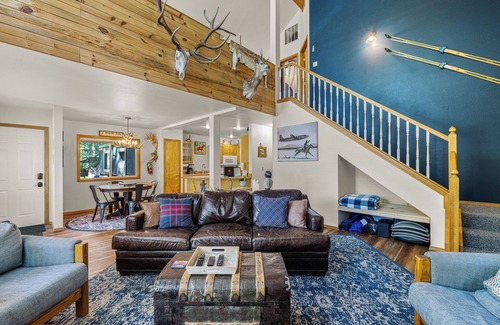 McCall House | Longhorn Hideaway: Pet Friendly, Hot tub, Near Ponderosa Park, Quiet Wooded Neighborhood