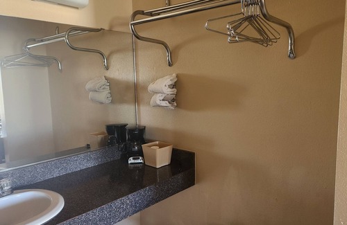 Alpine Hotel | Longhorn Ranch Motel - Standard Room