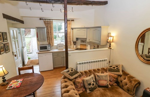 Grange-over-Sands Cottage | LONGLANDS MILKMAID'S PARLOUR, pet friendly, with a garden in Cartmel