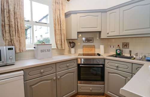 Grange-over-Sands Cottage | LONGLANDS MILKMAID'S PARLOUR, pet friendly, with a garden in Cartmel