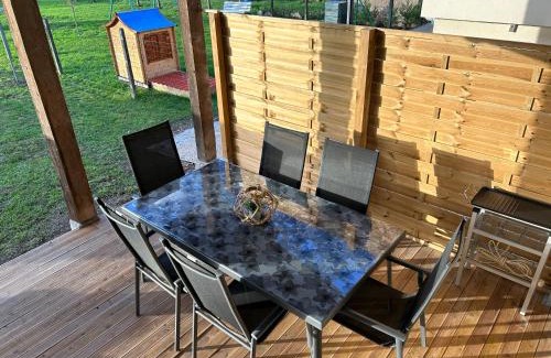 Digoin Apartment | LONOMA - Maison entière terrasse couverte et jardin clos
