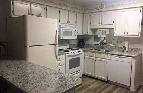 Myrtle Beach Apartment | Look at VRBO 817603 for calendar