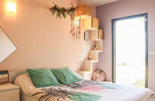 Bagnols-sur-Ceze House | Look forward to your comfortable vacation in this beautiful and spacious vacation home with swimming