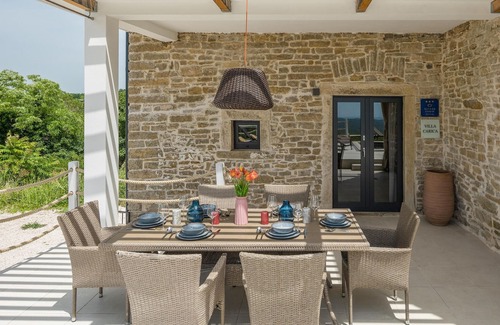 Krasica House | Look forward to spending your vacation in this beautifully located vacation home with pool.