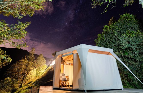 Calacali Hotel | Look & Luck Glamping by David