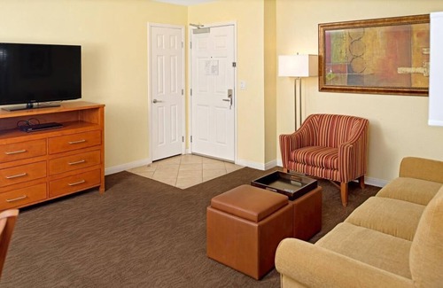 Las Vegas Resort | Look No Further! Free Parking, Pool and Spa Tub