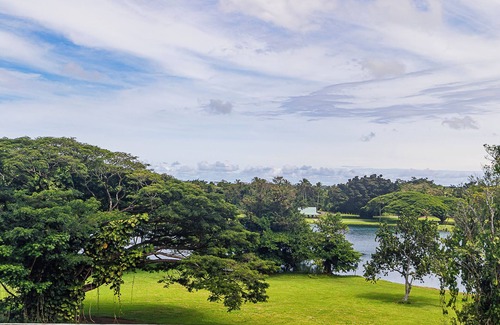 Hilo Condo | LOOK! Studio Condo in Downtown Hilo: Lagoon Views, Pool, AC