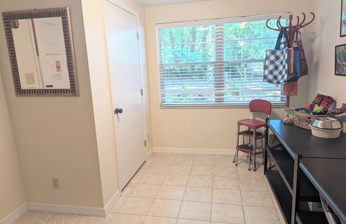 Crescent City House | Looking for a quiet place to stay? Consider The Ollie Vee in Crescent City, FL