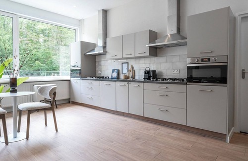 Municipality of Tilburg Villa | Looking for a stay near the University Tilburg? Spacious holiday villa with 8 bedrooms and 16 beds — perfect for groups, families, or team retreats.