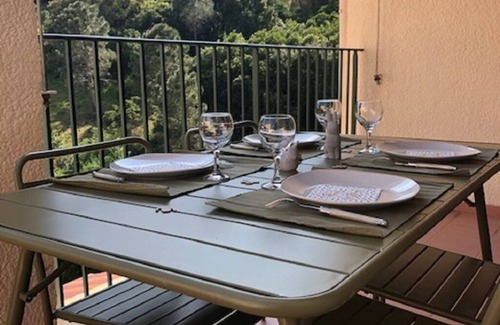 Cavalaire-sur-Mer Apartment | Looking for some sun? Renovated, air-conditioned apartment with swimming pool in Cavalaire.