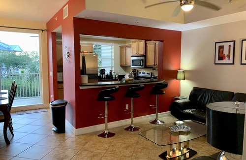 Ruskin House | Looking for Snowbirds with Marina Views at Little Harbor ! 90 day discount