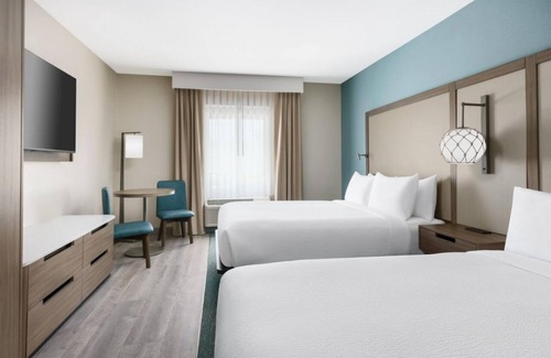 Marathon Hotel | Looking for the Best Location for Next Getaway? Amazing Room w/FREE Breakfast