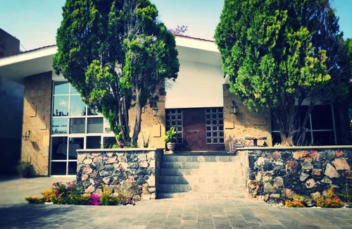 Ajijic House | Looking for the perfect escape from the city? This STUNNING lake home just hit the HOMEAWAY market and is only a few hrs. away your place.
