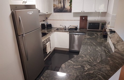 Collaroy Apartment | Looking to rent my stunning 2 bedroom top floor apartment for 6 months.
