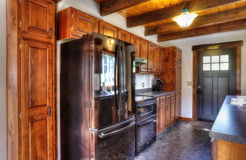 Rangeley House | Lookout Cabin - Shared waterfront on Rangeley Lake!