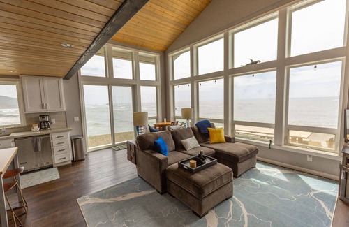 Gold Beach House | Lookout House - Romantic Luxury and Ocean Views